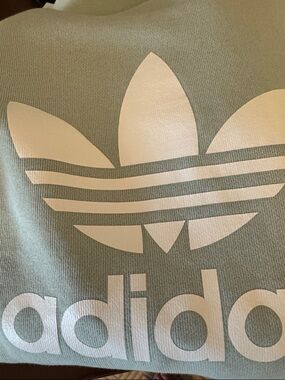 Adidas men’s crew neck sweatshirt
